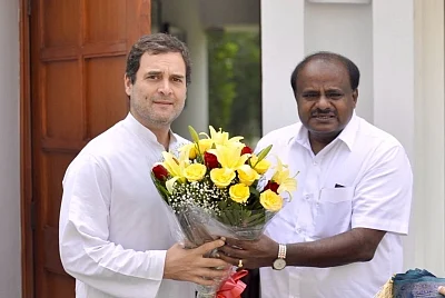 New Delhi: Congress President Rahul Gandhi meets Karnataka Chief Minister H.D. Kumaraswamy, in New Delhi on Aug 30, 2018. 