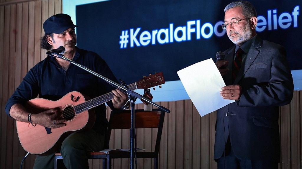Justice Kurian Joseph and singer Mohit Chauhan perform during an event to contribute to the Kerala flood relief fund in New Delhi on Monday, 27 August, 2018.