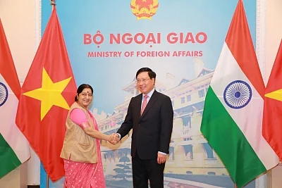 Hanoi: External Affairs Minister Sushma Swaraj meets Vietnam Deputy Prime Minister and Foreign Affairs Minister Pham Binh Minh, in Hanoi, Vietnam on Aug 28, 2018. (Photo: IANS/MEA)
