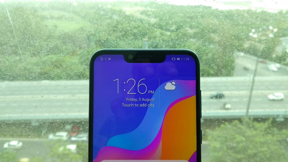 Here are a few smartphones with a notch you can buy under Rs 40,000 in India. 