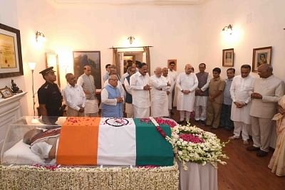 New Delhi: President Ram Nath Kovind visited the residence of late Prime Minister Atal Bihari Vajpayee to pay his respect in New Delhi on Aug. 16, 2018. (Photo: IANS/RB)