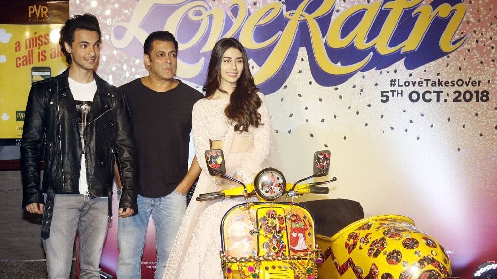 Aayush Sharma and Warina Hussain with Salman Khan at <i>Loveratri</i> trailer launch.&nbsp;