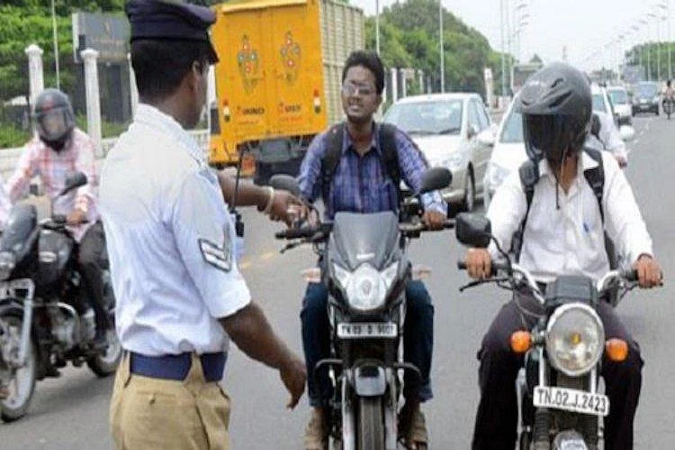 ‘Speaking over mobile’ tops the list; 1,066 licences cancelled for fatal accidents.