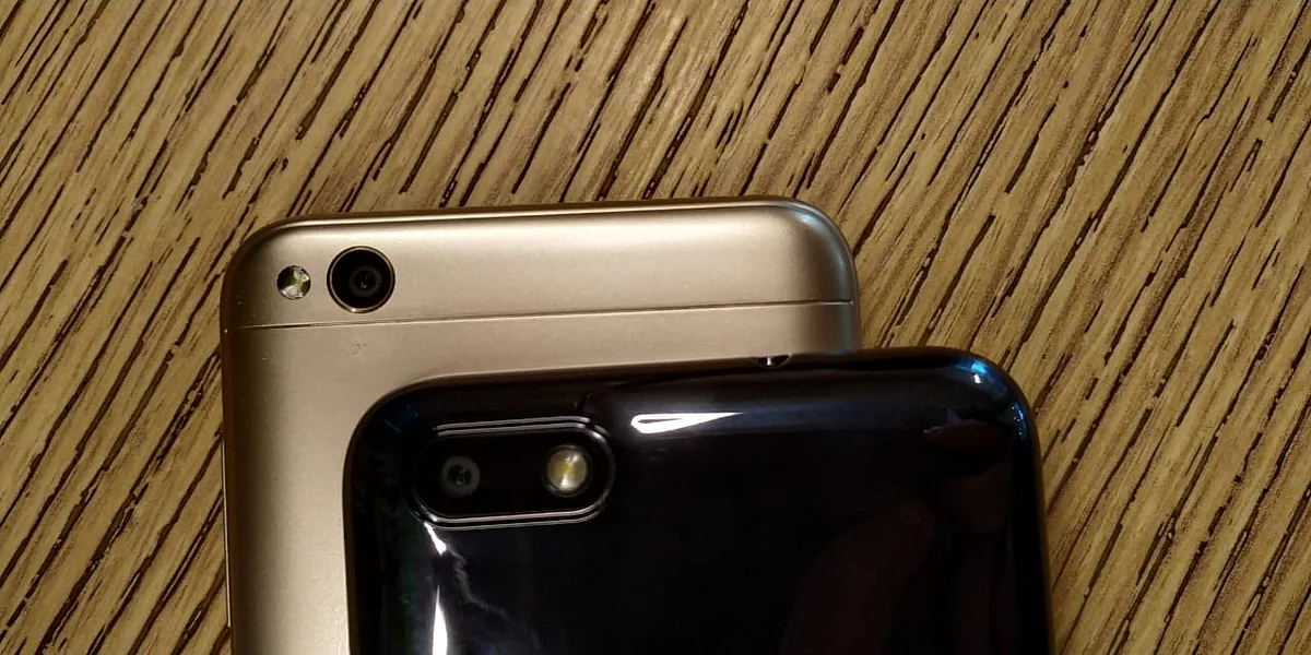 Both phones use a 13MP rear shooter.