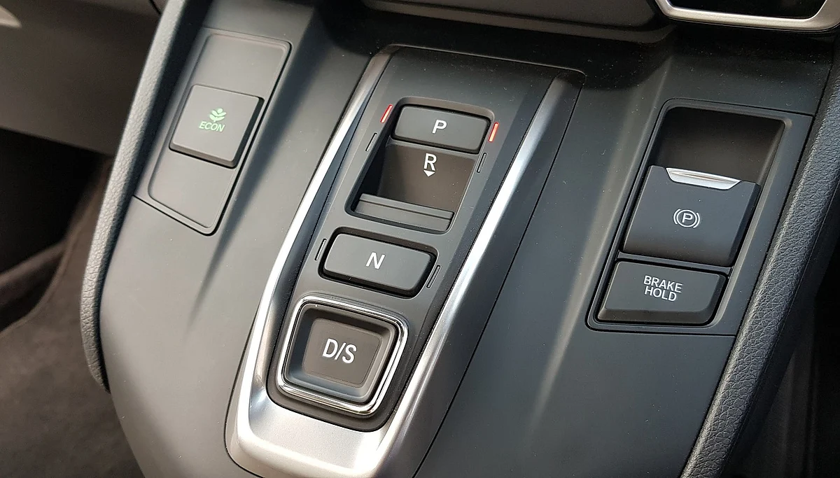 Push-button transmission system on the diesel Honda CR-V. 