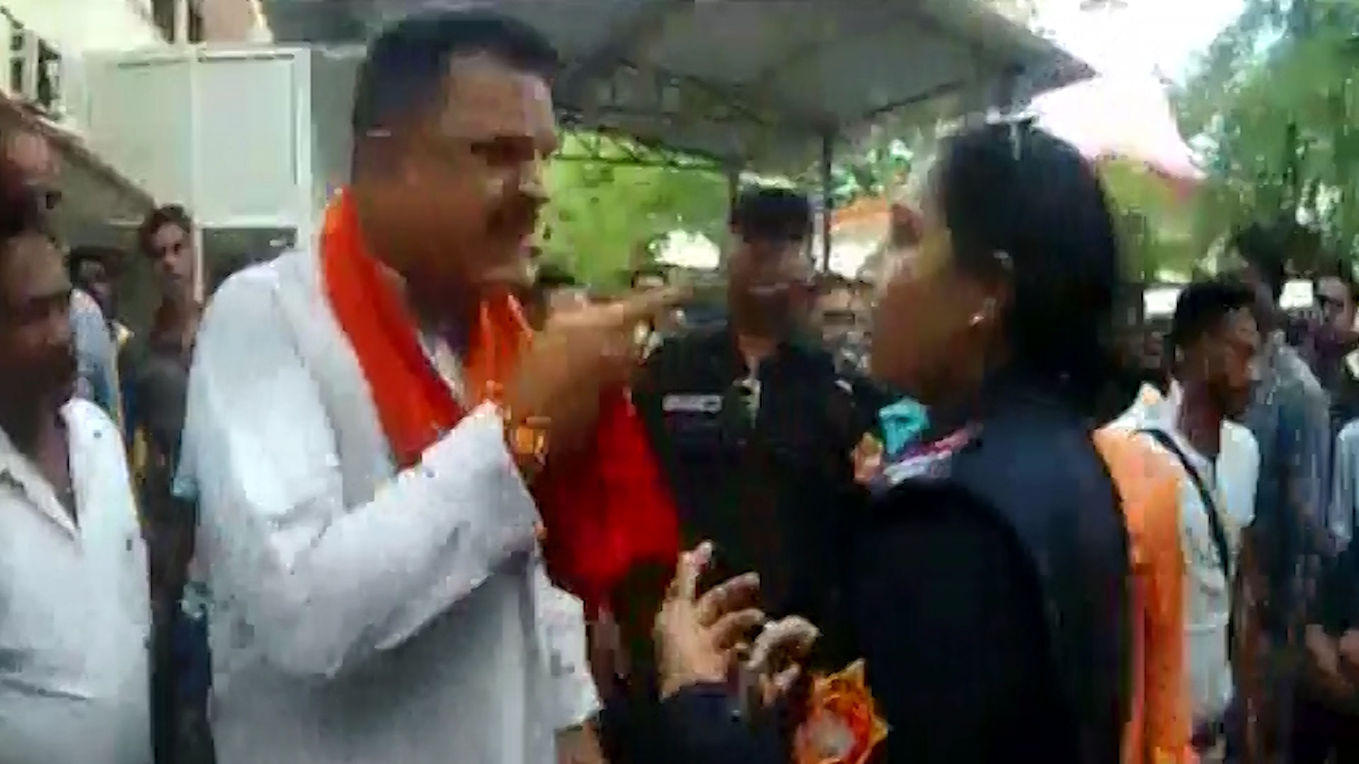 Video of BJP MLA Rajkumar Thukral abusing police woman is going viral