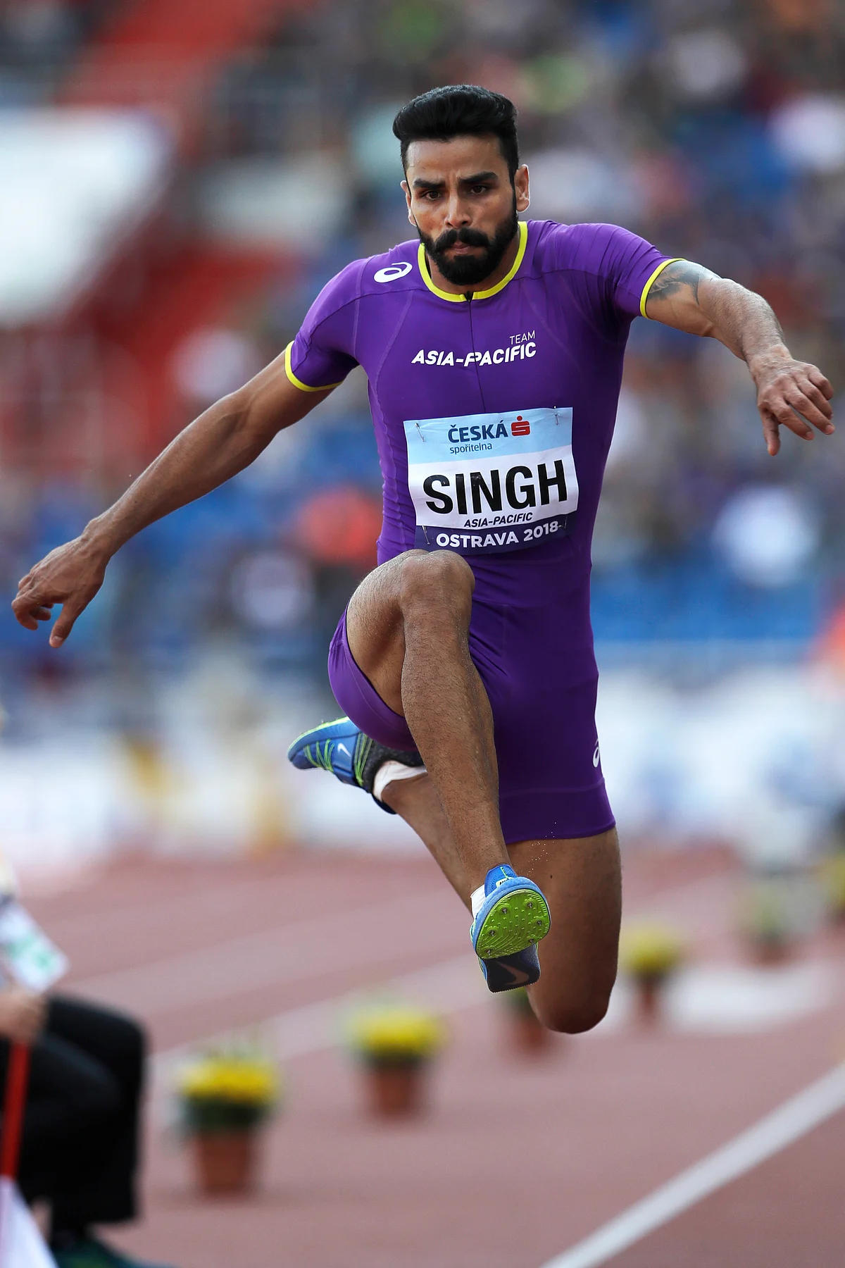 Arpinder, who had won a gold in the Asian Games in Jakarta, cleared 16.59m in the first of his three jumps to be in the four-man semi-finals.