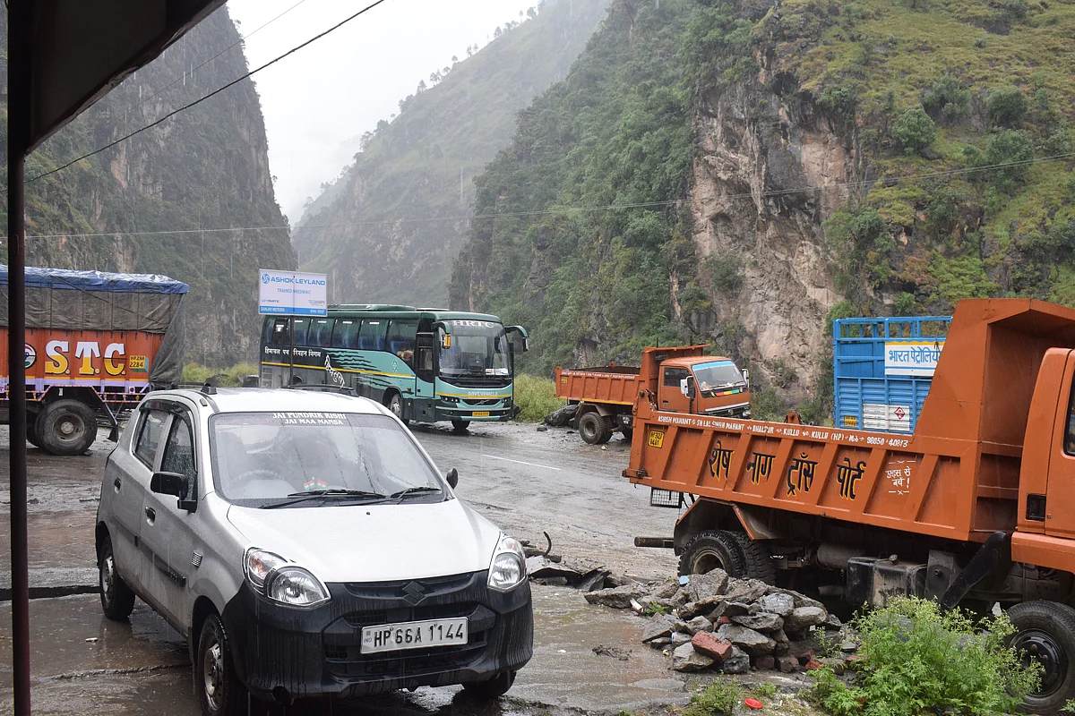 We witnessed three landslides.