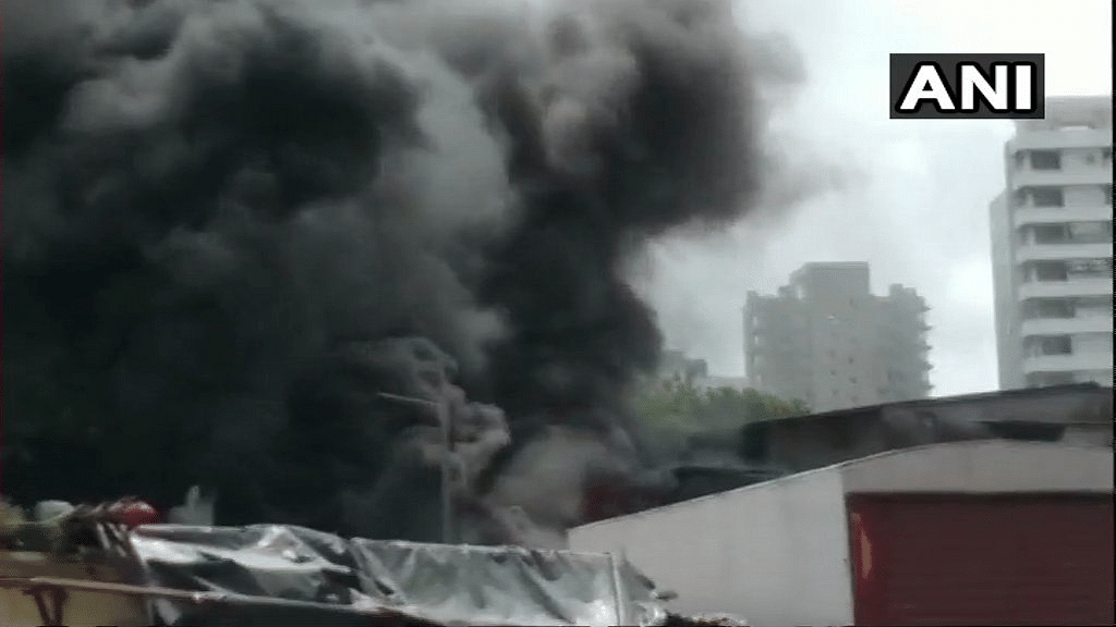 A fire broke out in Somwari Bazar area of Malad West, in Mumbai on Tuesday, 4 September.&nbsp;