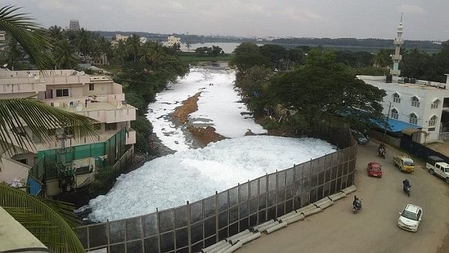 Bengaluru’s never-ending tragedy, the Bellandur and Varthur Lakes are spewing toxic foams again.