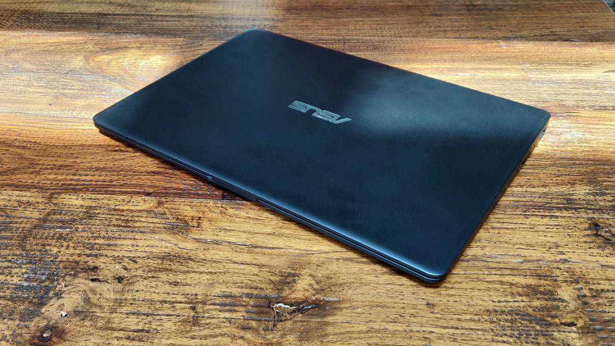 The Asus Zenbook 13 UX331U is one of the lightest laptops in the market. A review of the Zenbook 13.