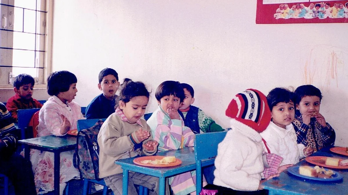A photo of the class Lina used to teach.