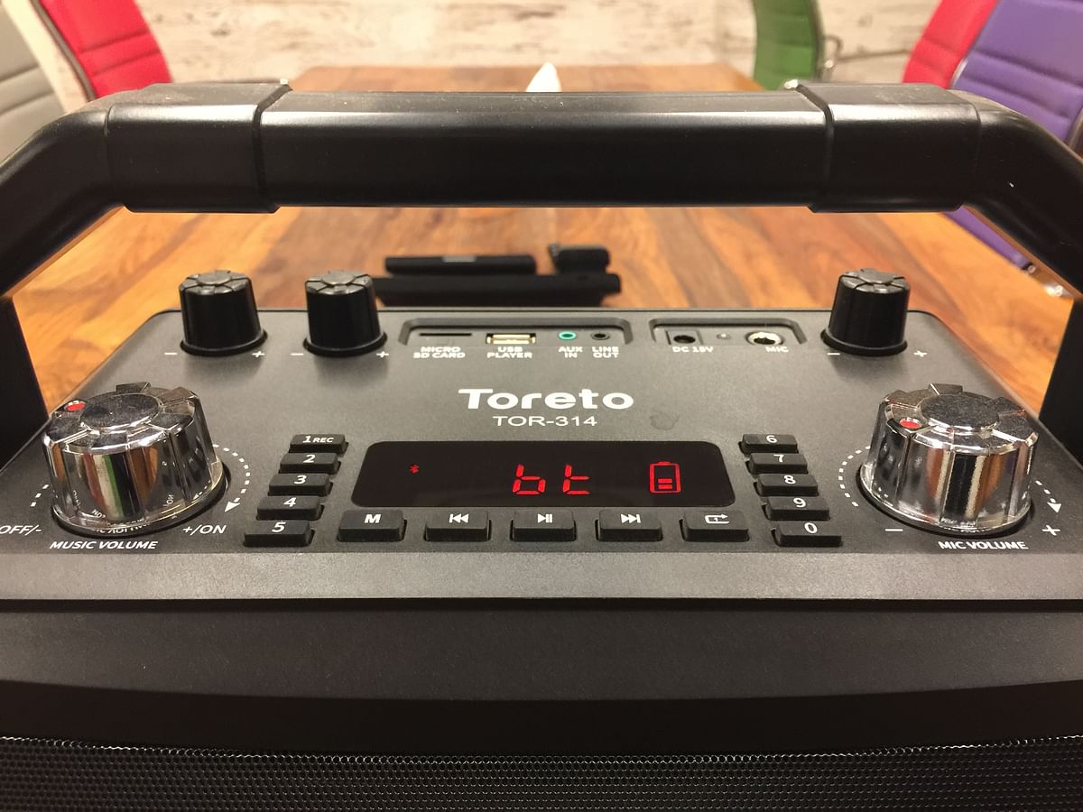 The karaoke feature and the battery make the Toreto Smash a speaker worth your money. The sound, not as much.