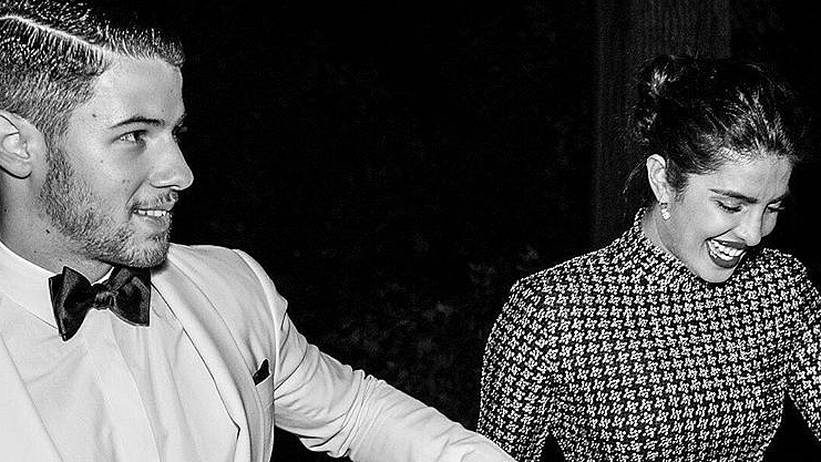 Priyanka Chopra and Nick Jonas snapped in candid happiness at the New York Fashion Week.&nbsp;