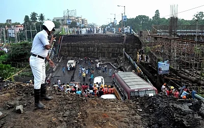 Kolkata: Rescue operations underway at the site where a bridge collapsed in South Kolkata