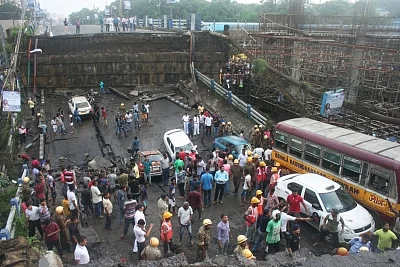 Kolkata: Rescue operations underway at the site where a bridge collapsed in South Kolkata