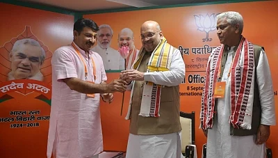 New Delhi: BJP president Amit Shah and party leaders inaugurating the BJP National Executive meeting in New Delhi on Sept. 8, 2018. (Photo: IANS)