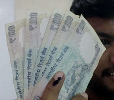Rupee slips to new low of 72.96. (File Photo: IANS)