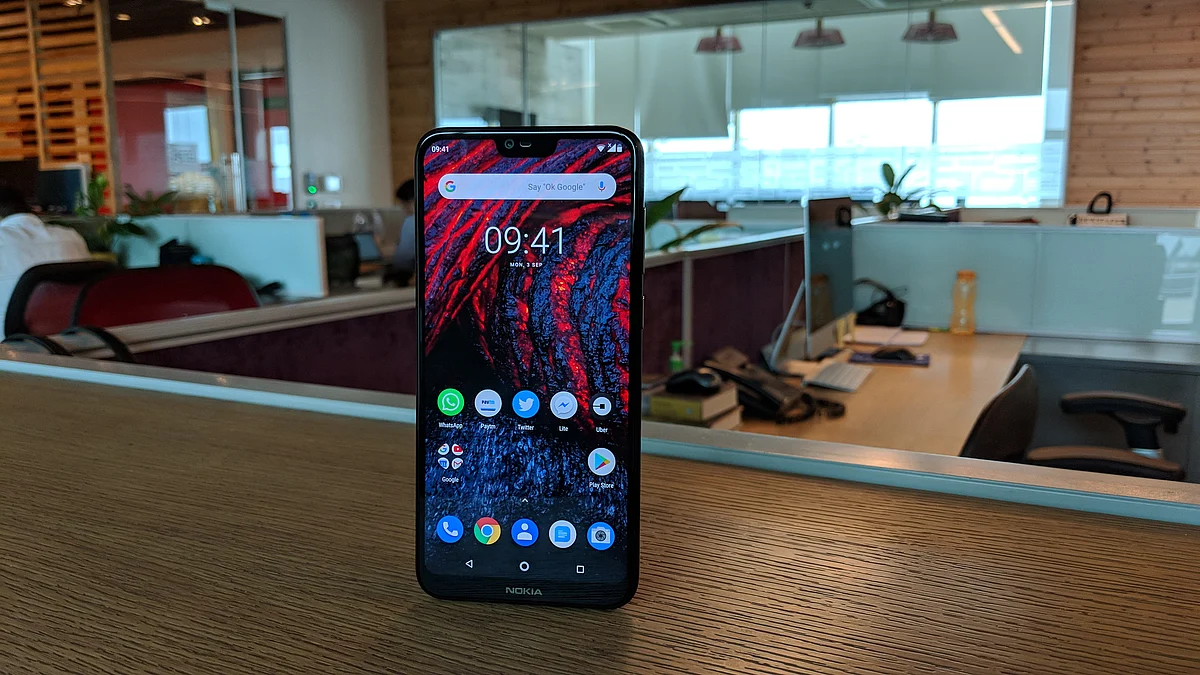 The 5.8-inch form factor is easy to use. 