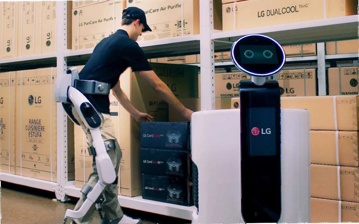 The LG CLOi SuitBot .