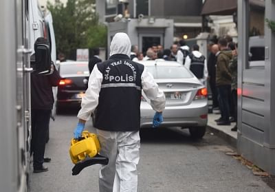 ISTANBUL, Oct. 17, 2018(Xinhua) -- A Turkish policeman walks to enter the Saudi Arabia