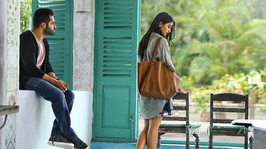 Nandamuri Tarak and Pooja Hegde in <i>Aravindha Sametha </i>Veera Raghava.