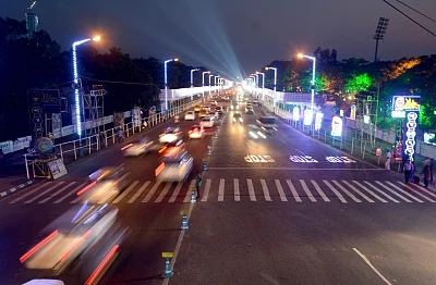 Kolkata: Special light installations made at Red Road ahead of the Red Road Puja carnival, in Kolkata on Oct 22, 2018. (Photo: Kuntal Chakrabarty/IANS)