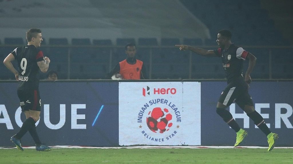 A dominant NorthEast United FC scored two late goals to beat Delhi Dynamos 2-0.&nbsp;