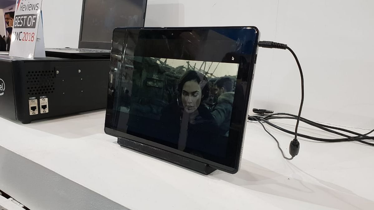 Intel has displayed a 5G-enabled concept laptop that’ll be made by brands like Dell and HP. 