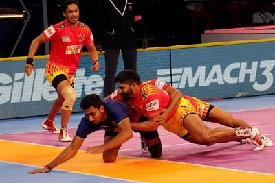 Chennai: Players in action during a Pro Kabaddi League Season 6 match between Dabang Delhi and Gujarat Fortune Giants in Chennai on Oct 9, 2018. (Photo: IANS)