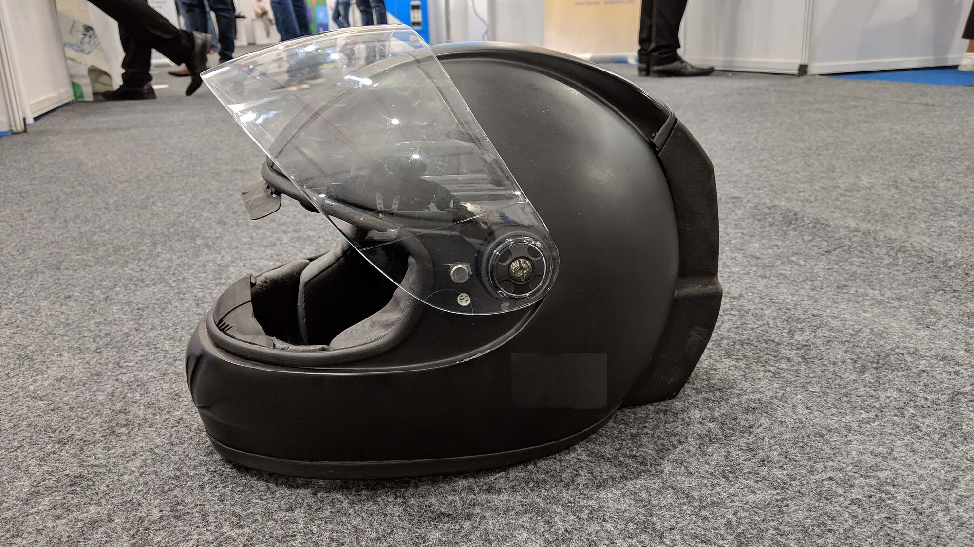 Smart helmet with an air purifier? This is the one.&nbsp;