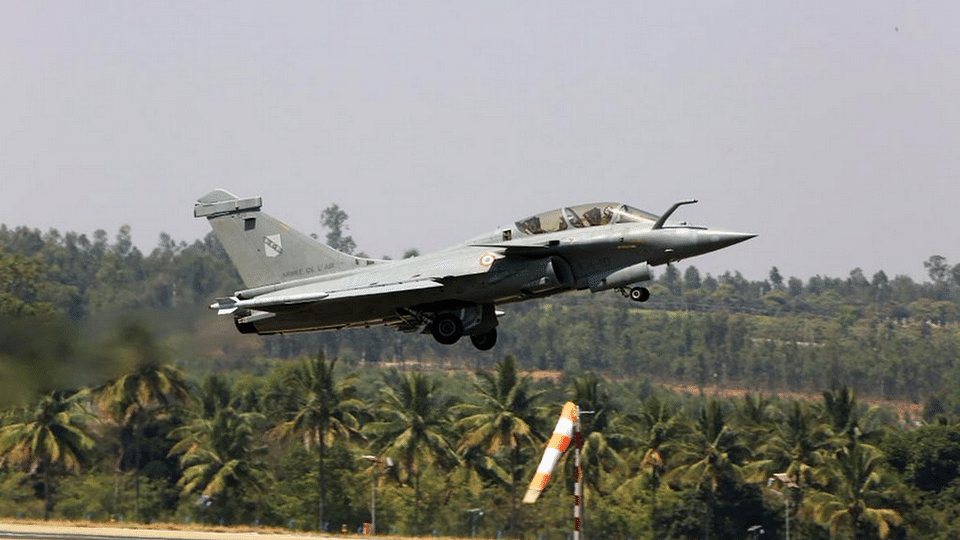 The website, Portail Aviation, uploaded images of the two documents, that were allegedly published by two unions of Rafale-maker Dassault – the CFDT and the CGT.