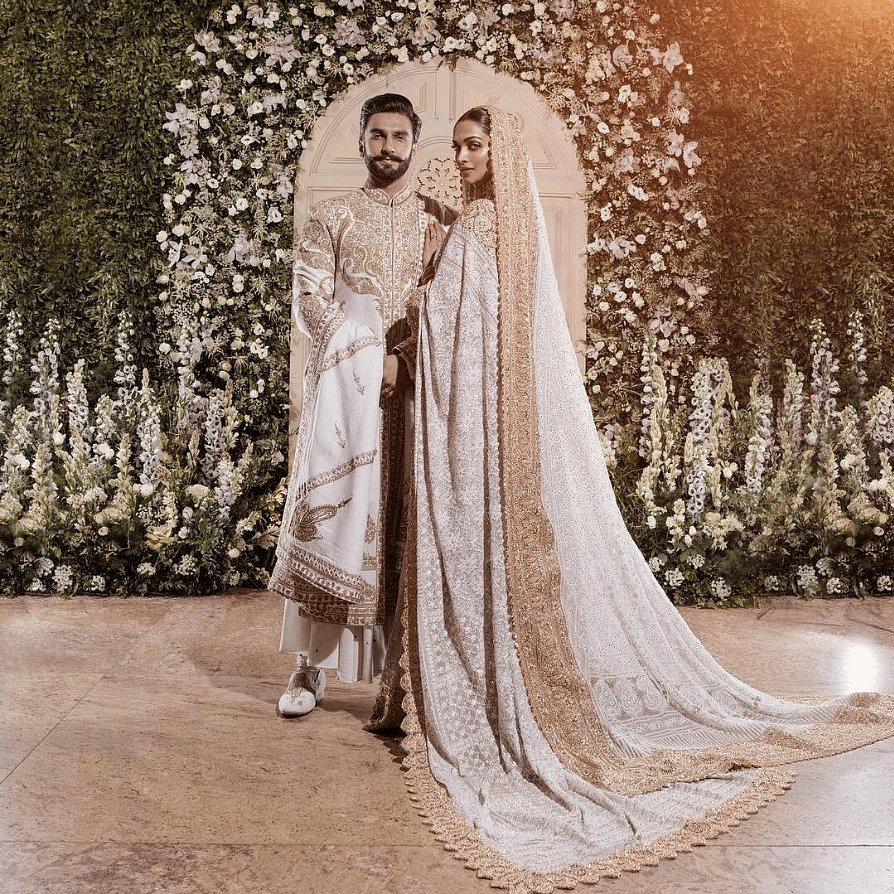 DeepVeer’s first Mumbai reception photos are out and Twitter is overwhelmed!