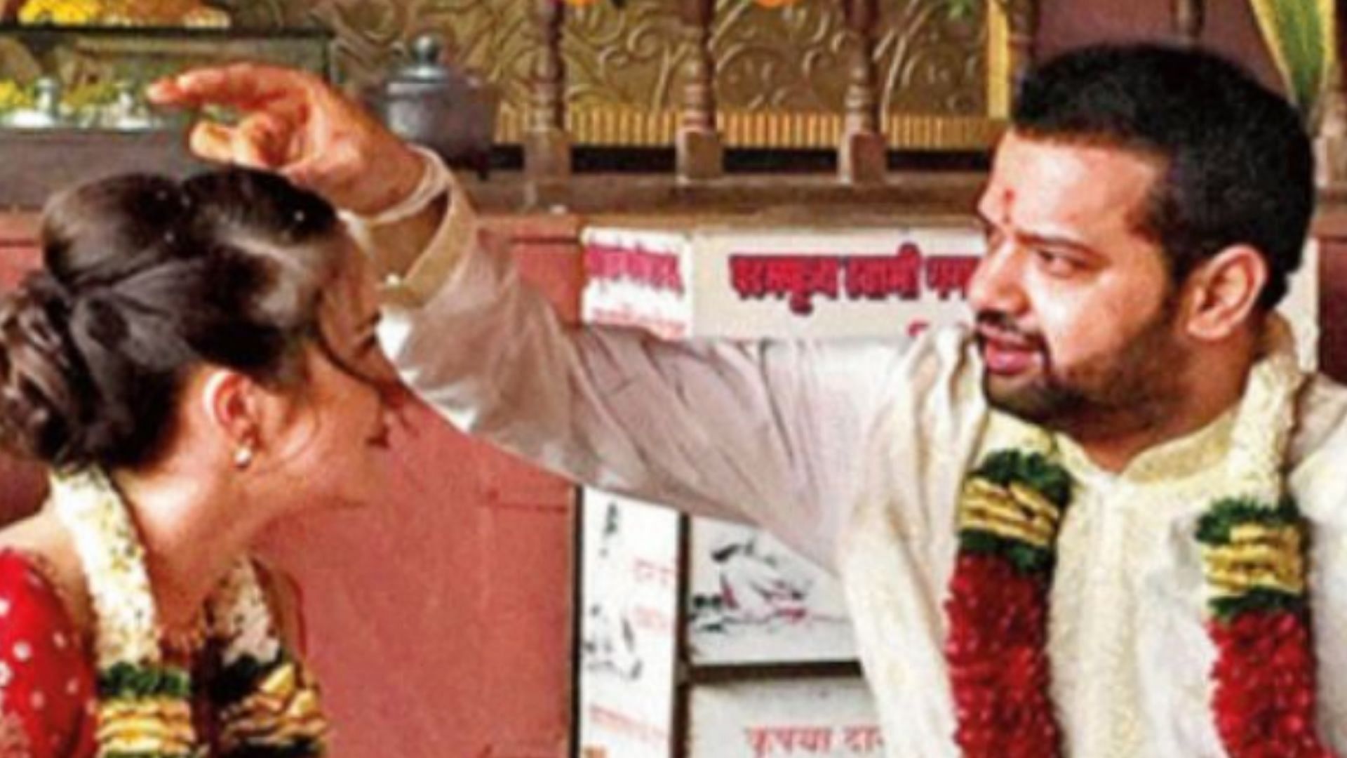 Rahul Mahajan weds Natalya Ilina.