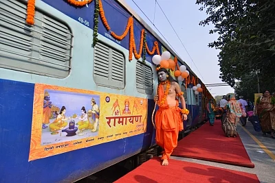 New Delhi: The Shri Ramayana Express, a special tourist train to run on the Ramayana circuit to cover major spots related to the Hindu epic, that was flagged off from Safdarjung Railway Station in New Delhi on Nov 14, 2018. The train will complete its journey till Rameswaram, Tamil Nadu, in 16 days covering all important destinations associated with the life of Lord Shri Ram. (Photo: IANS)