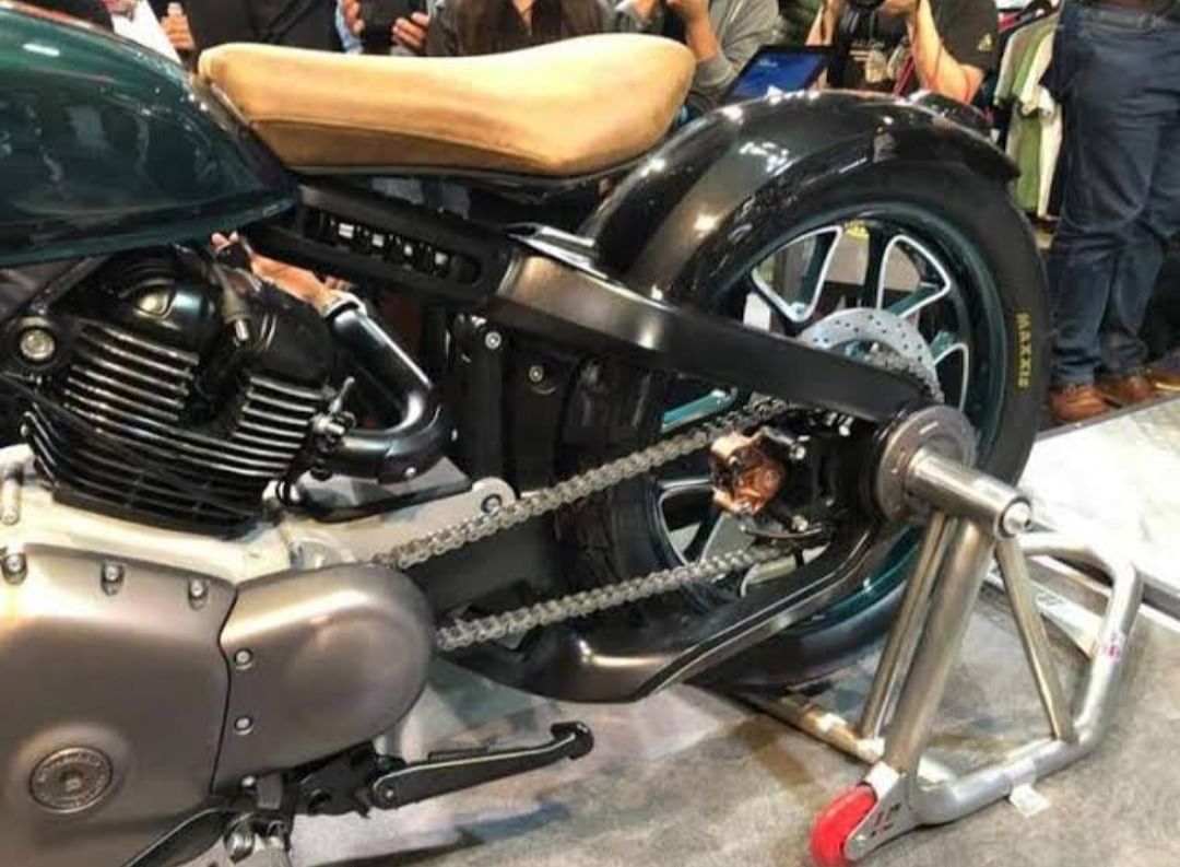 Royal Enfield 838cc Bobber was unveiled at EICMA 2018 as a concept. Comes with a V-Twin engine and LED headlamp.