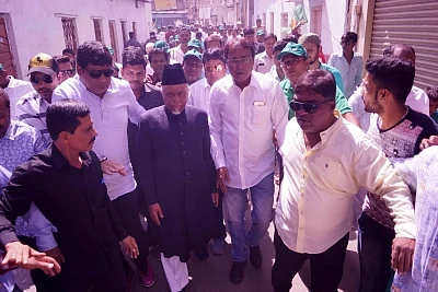 Hyderabad: AIMIM candidate from Yakutpura, Ahmed Pasha Qadri arrives to file his nomination for the upcoming Telangana Assembly elections in Hyderabad on Nov 14, 2018. (Photo: IANS)