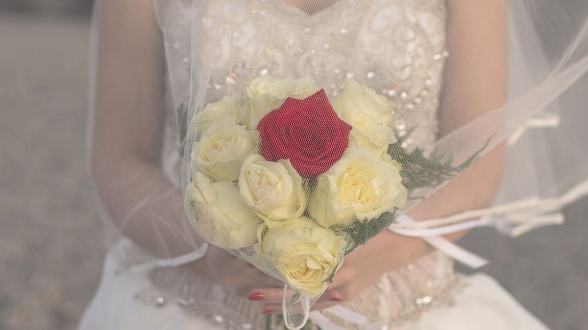 gift for fiance female before wedding