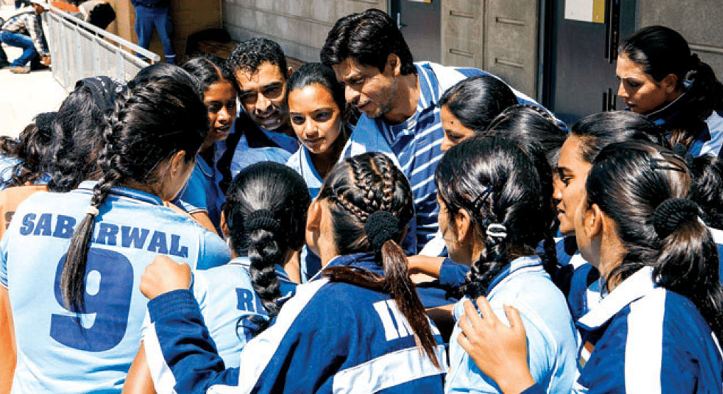 16 other girls in Chak De! India could be in the same frame as Shah Rukh Khan (and still have individual sub-plots).