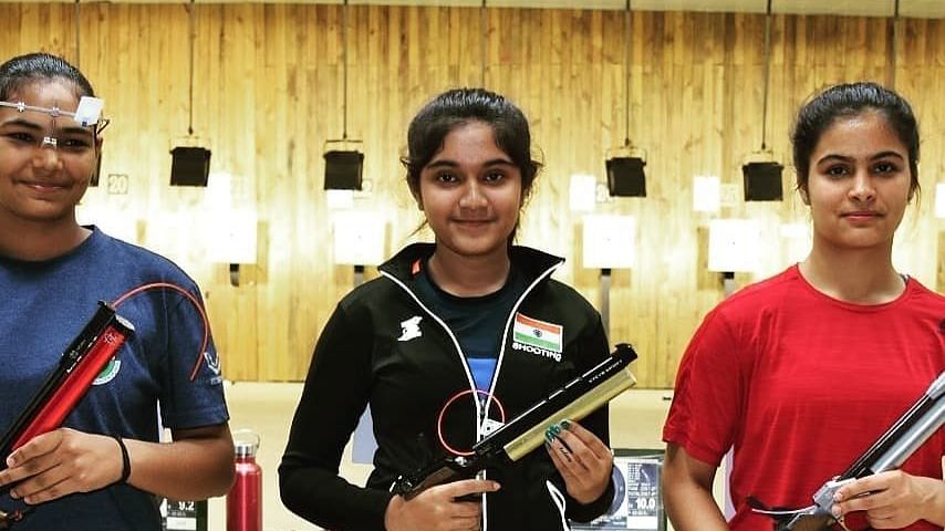 Esha Singh (centre) with Manu Bhaker (left) who finished second, and Shweta from ONGC, who came third in the Women’s 10m Air Pistol.