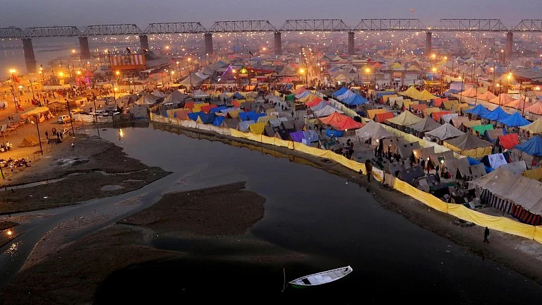 This is Kumbh Mela, Not Saudi, Claims Viral Post. But Saudi It is!