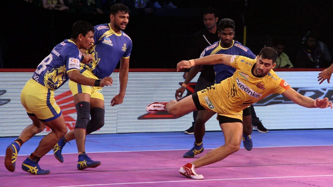 Rahul Chaudhari scored six points for Titans but didn’t get enough support.