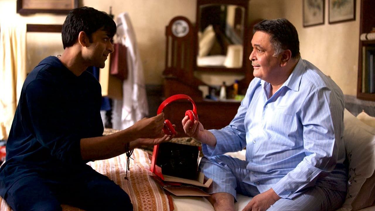 Anirudh Tanwar and Rishi Kapoor in <i>Rajma Chawal</i>.