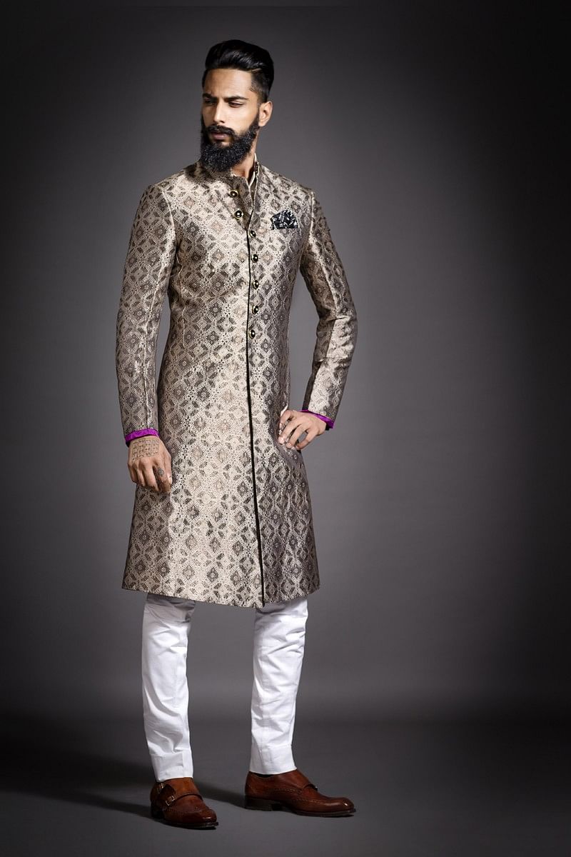 What should Nick Jonas wear for the wedding according to designer Raghavendra Rathore. 