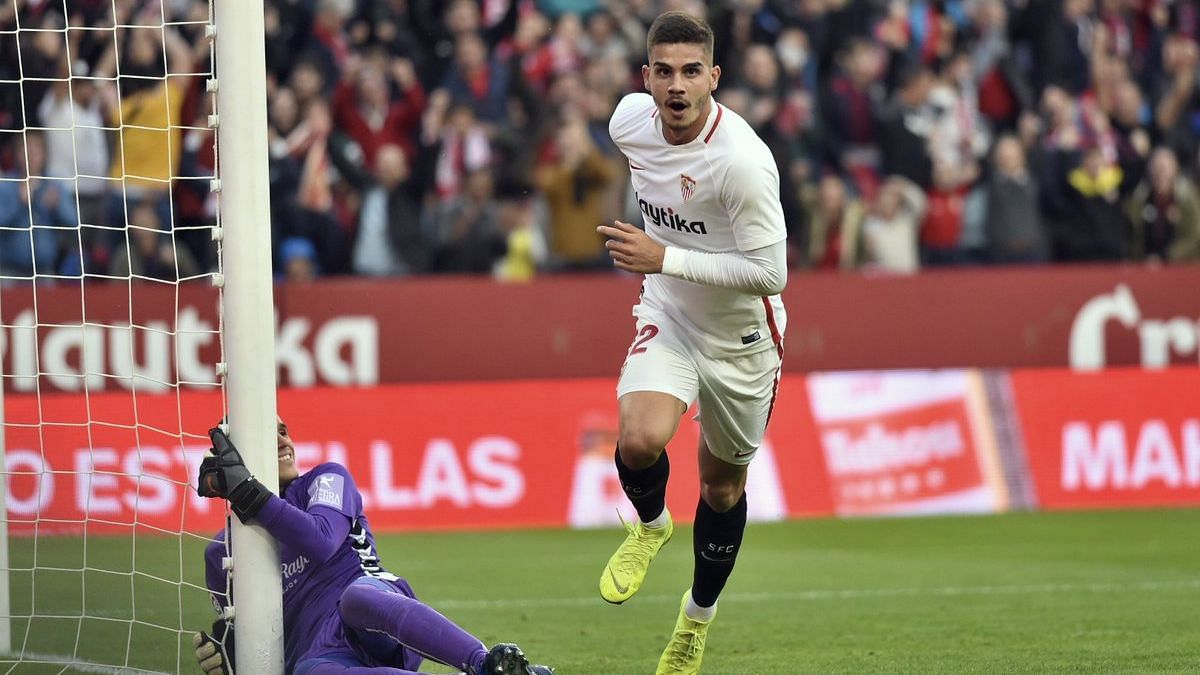 Atletico & Barcelona had played to a 1-1 draw on Saturday, opening the way for Sevilla to take the lead with a win.