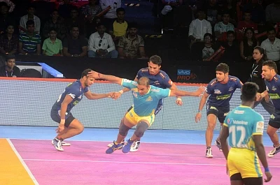 Mumbai: Players in action during a Pro Kabaddi League 2018 match between Tamil Thalaivas and Haryana Steelers at NSCI in Mumbai on Nov 14, 2018. (Photo: IANS)