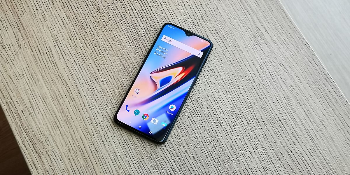 TecQ this week covers the Apple fourth quarter results, Google Pixel 3 XL review and details about the OnePlus 6T. 