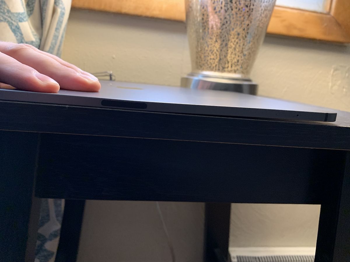 The new iPad Pro’s bending issue is either a manufacturing defect or it’s just too delicate.