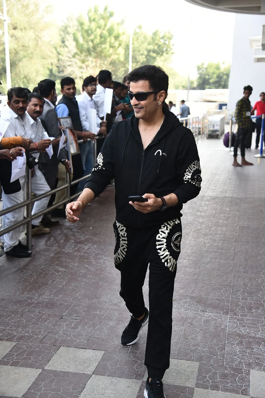 Choreographer Ganesh Hegde was spotted arriving at Jodhpur airport. 