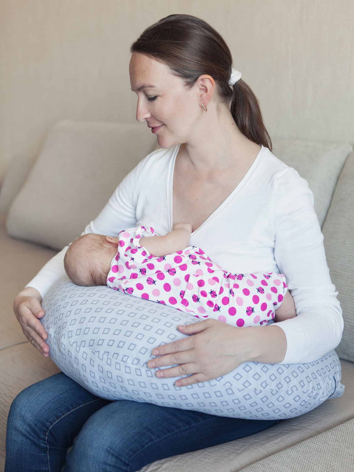 Here’re accessories new mothers should know about so that their new journey is smooth.